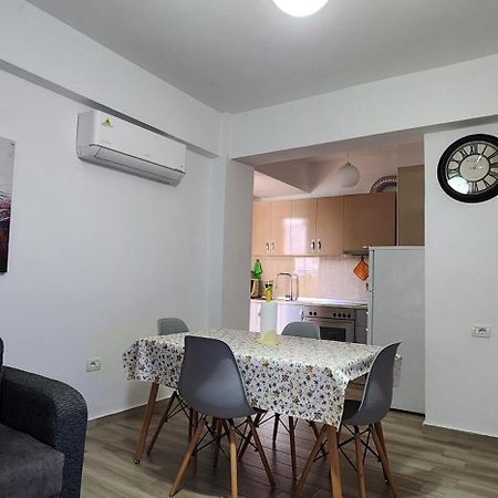 Old Town Boulevard Apartment In City Center Драч Екстериор снимка