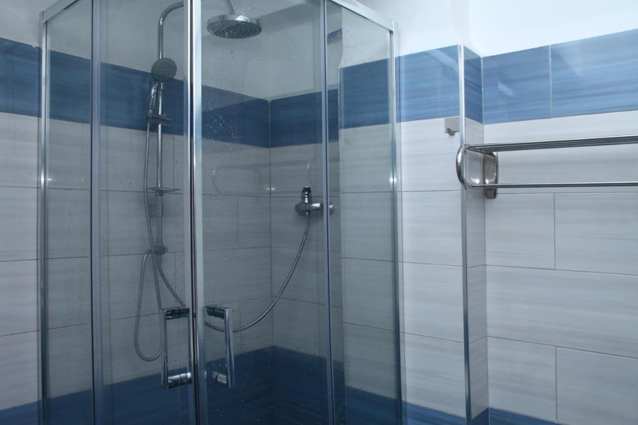 Old Town Boulevard Apartment In City Center Драч Екстериор снимка