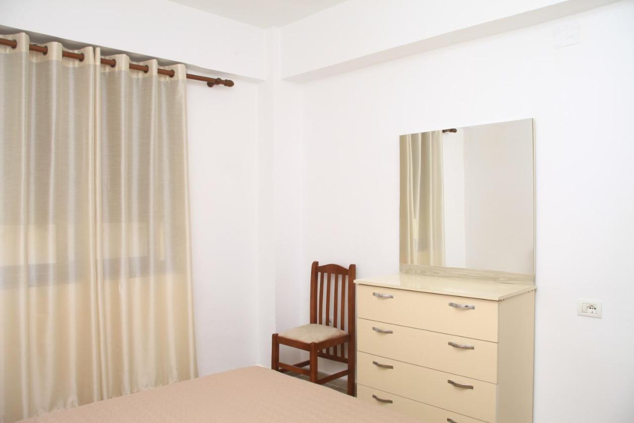 Old Town Boulevard Apartment In City Center Драч Екстериор снимка