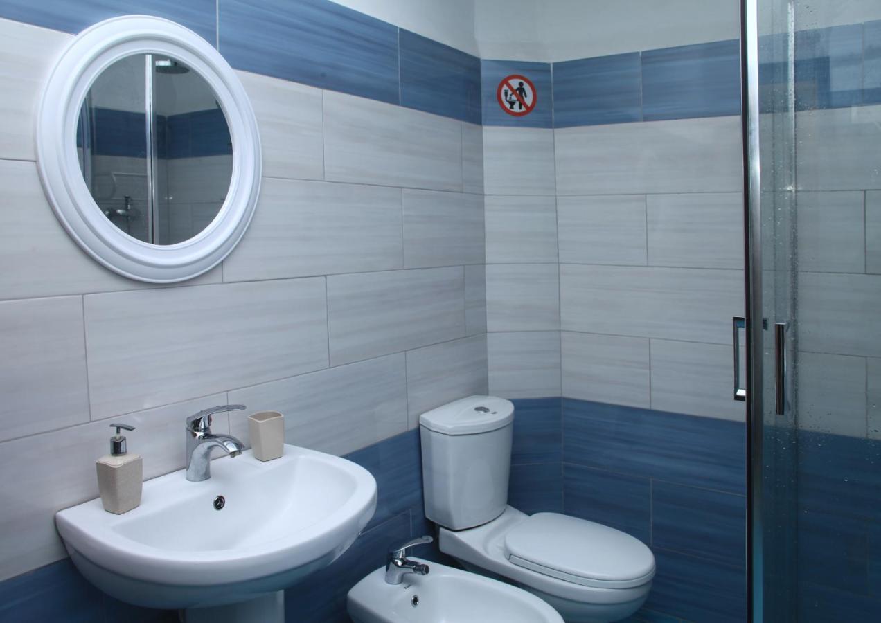 Old Town Boulevard Apartment In City Center Драч Екстериор снимка