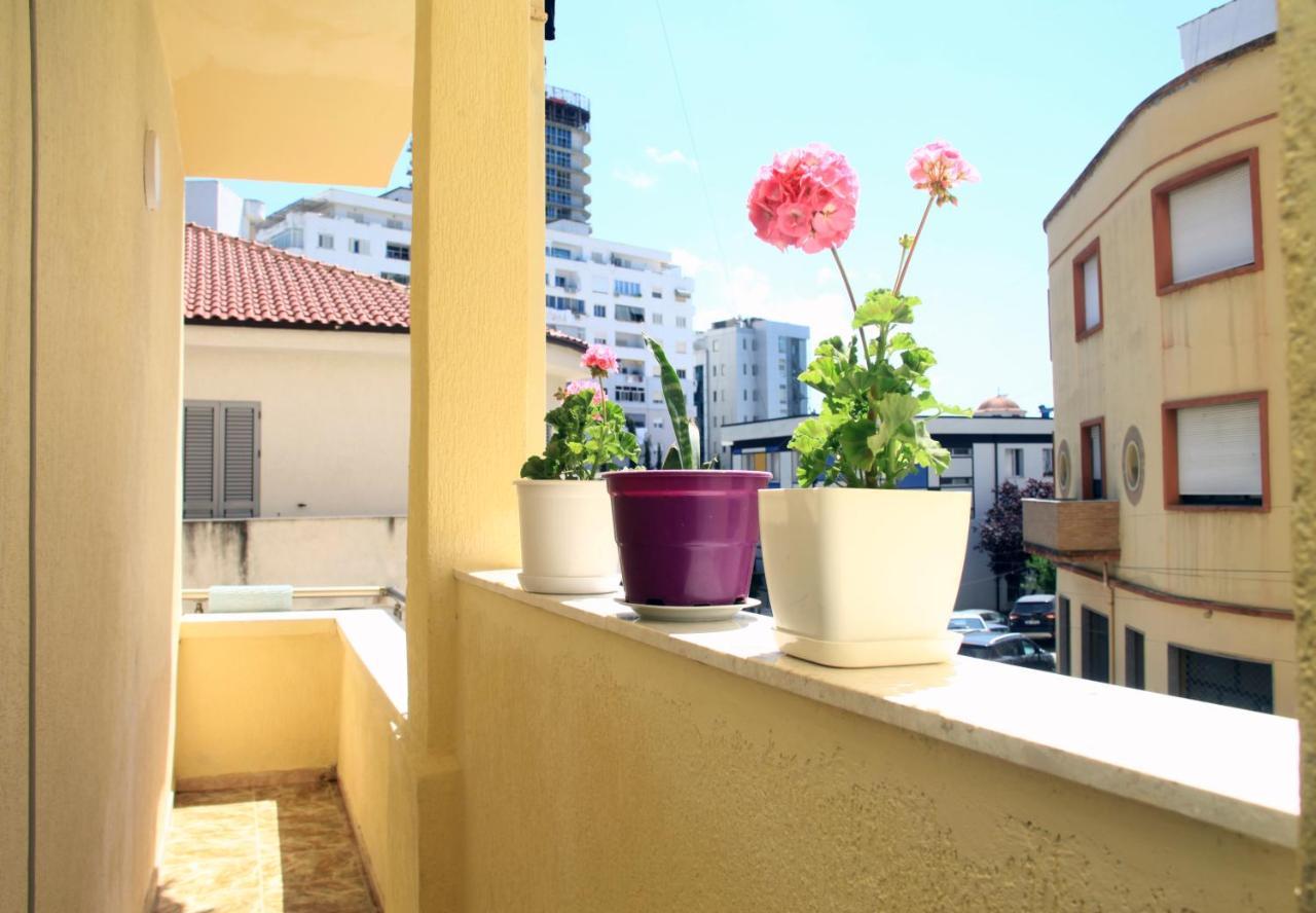 Old Town Boulevard Apartment In City Center Драч Екстериор снимка