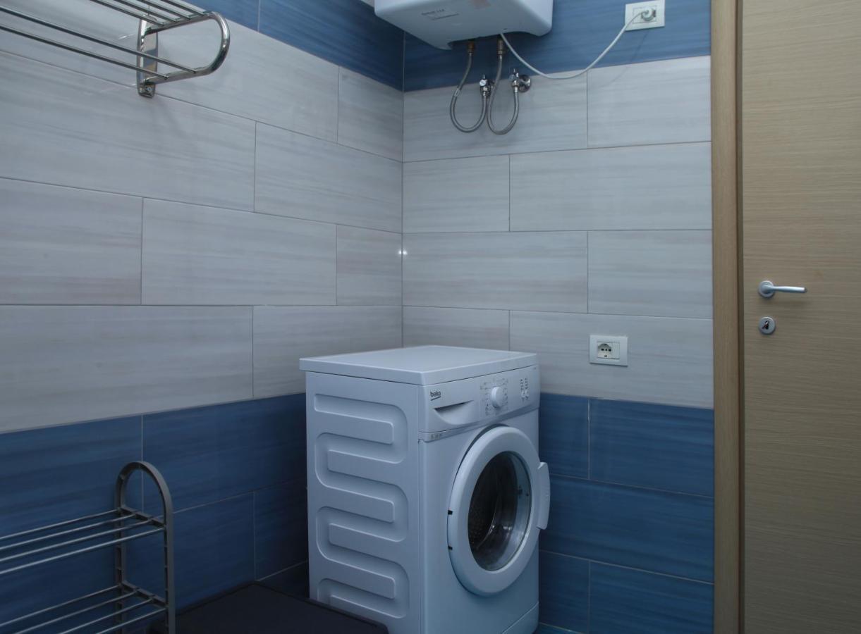 Old Town Boulevard Apartment In City Center Драч Екстериор снимка