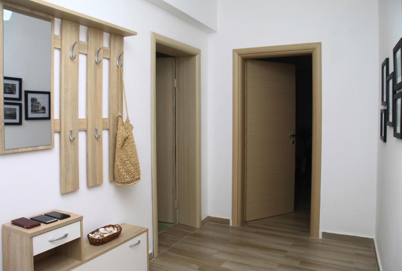 Old Town Boulevard Apartment In City Center Драч Екстериор снимка