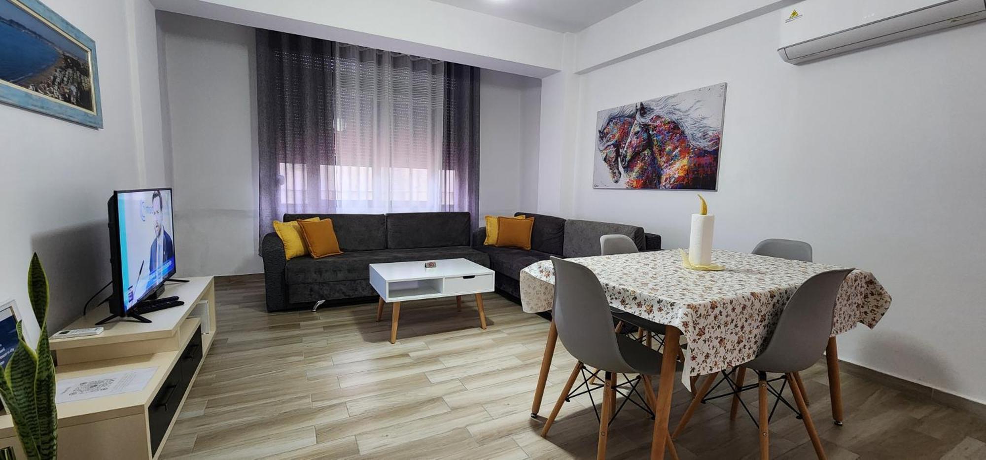 Old Town Boulevard Apartment In City Center Драч Екстериор снимка